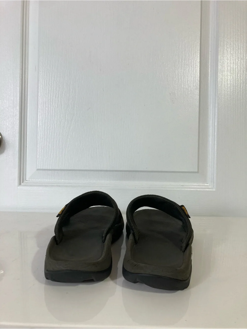 TEVA Sandals Men 9 Brown Cut-Out Slides